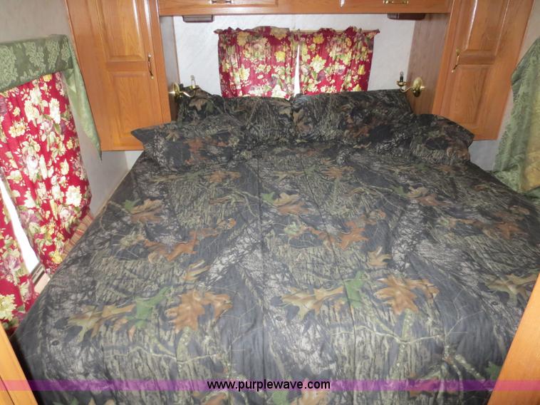 image for item D5945 1993 Rockwood Embassy Series A6322 recreational vehicle