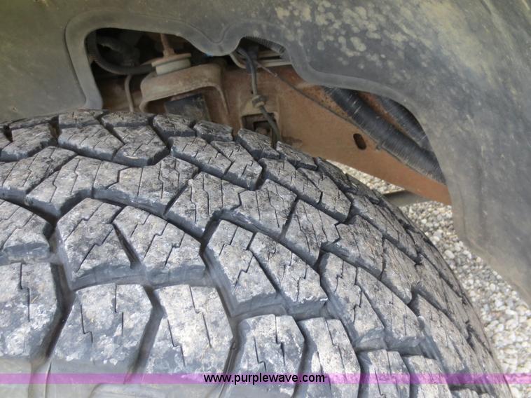 image for item D5947 1999 Chevrolet Silverado 1500 pickup truck