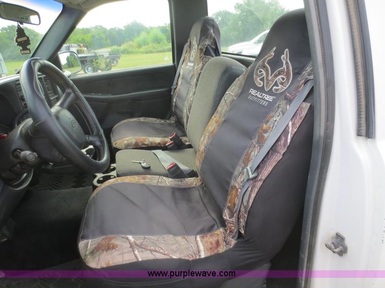 image for item D5947 1999 Chevrolet Silverado 1500 pickup truck