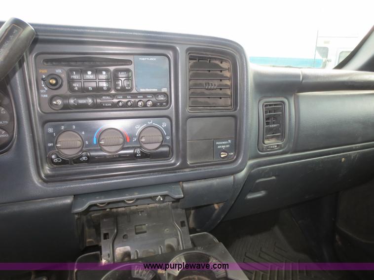 image for item D5947 1999 Chevrolet Silverado 1500 pickup truck