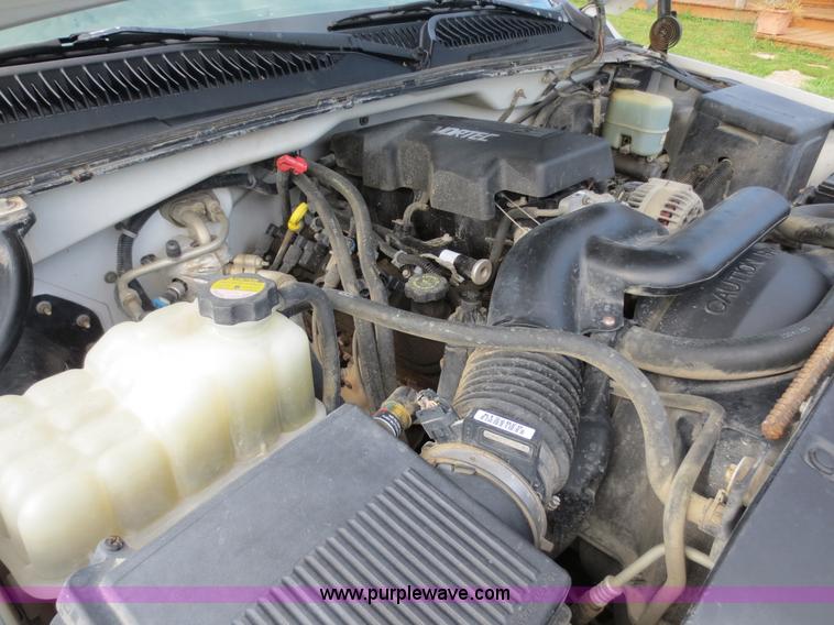 image for item D5947 1999 Chevrolet Silverado 1500 pickup truck