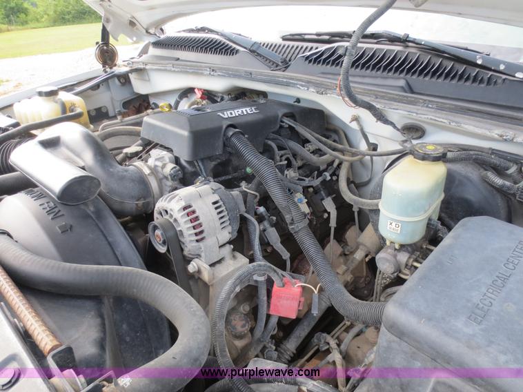 image for item D5947 1999 Chevrolet Silverado 1500 pickup truck