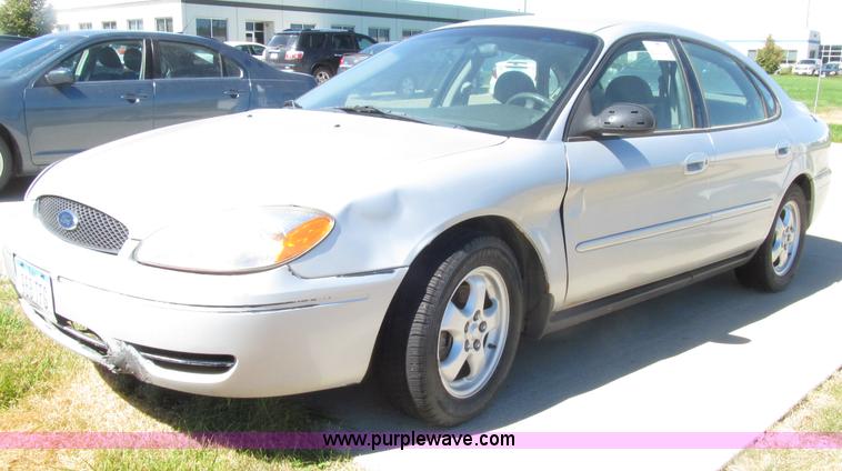 image for item E4509 2007 Ford Taurus SE