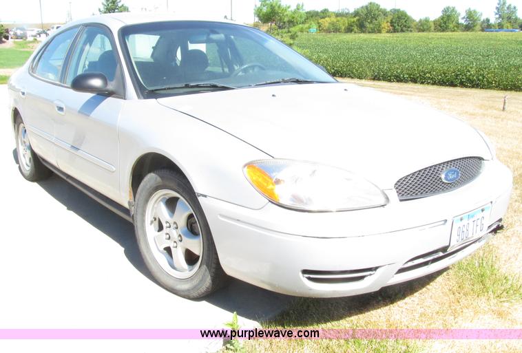 image for item E4509 2007 Ford Taurus SE