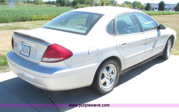 image for item E4509 2007 Ford Taurus SE