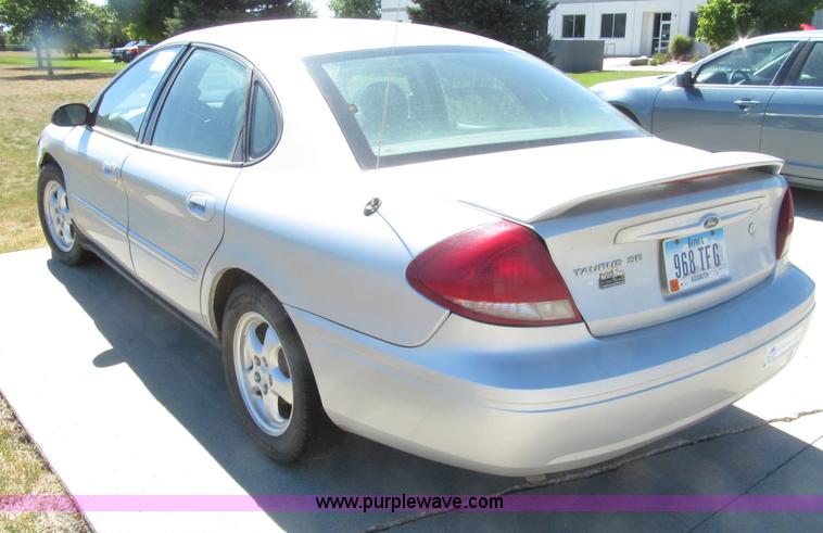 image for item E4509 2007 Ford Taurus SE