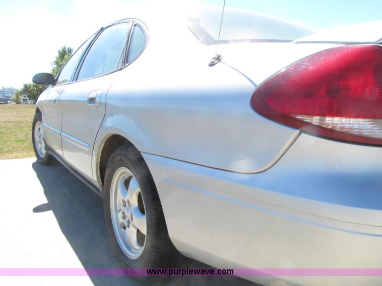 image for item E4509 2007 Ford Taurus SE