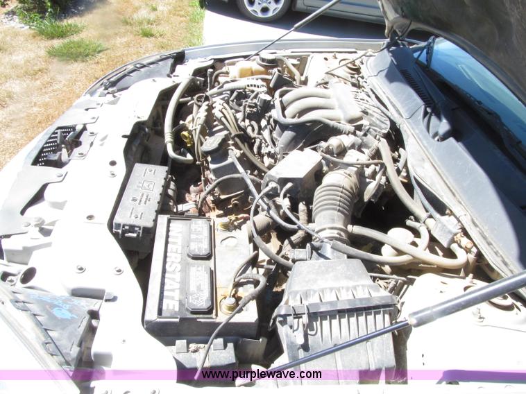 image for item E4509 2007 Ford Taurus SE
