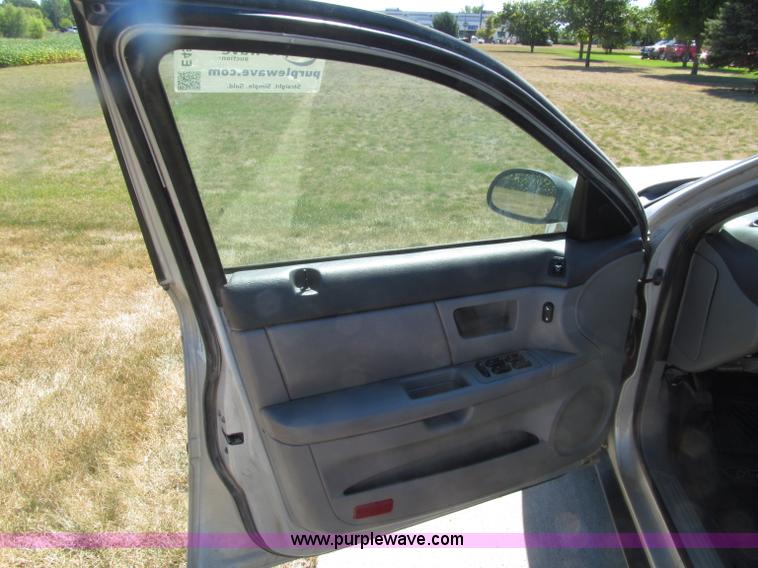 image for item E4509 2007 Ford Taurus SE