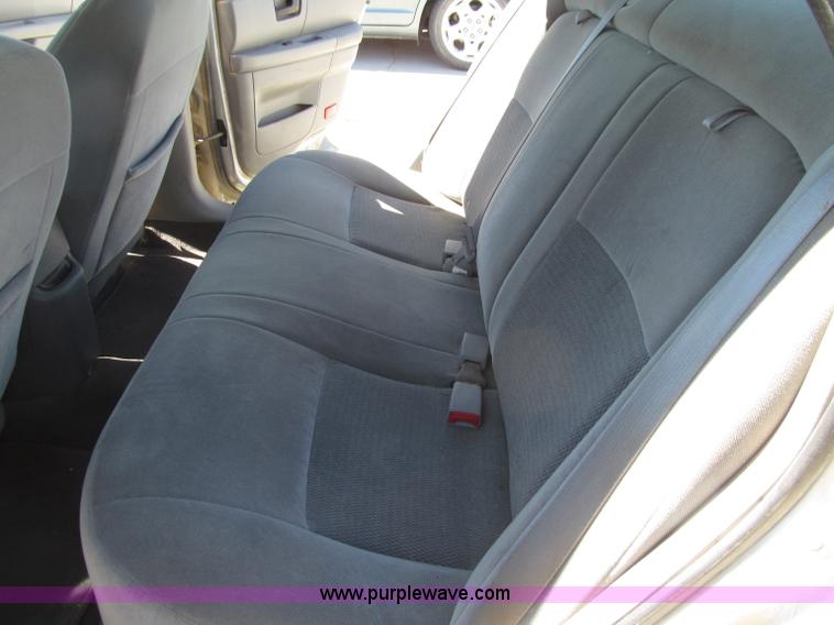 image for item E4509 2007 Ford Taurus SE