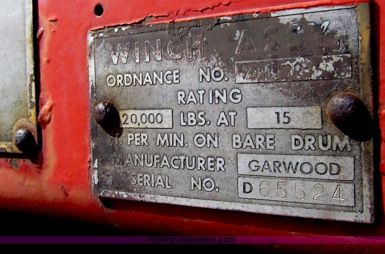 image for item E4519 1960 International R190 semi truck