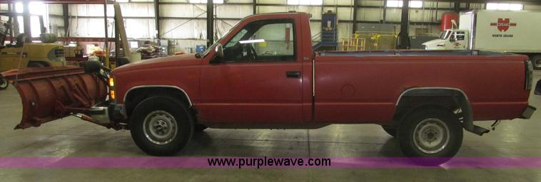 image for item F7119 1991 Chevrolet Silverado 2500 pickup truck