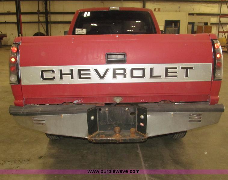 image for item F7119 1991 Chevrolet Silverado 2500 pickup truck
