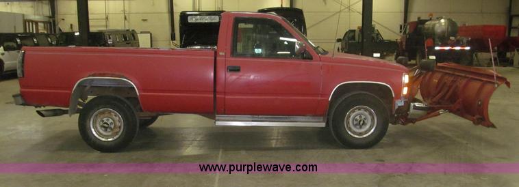 image for item F7119 1991 Chevrolet Silverado 2500 pickup truck
