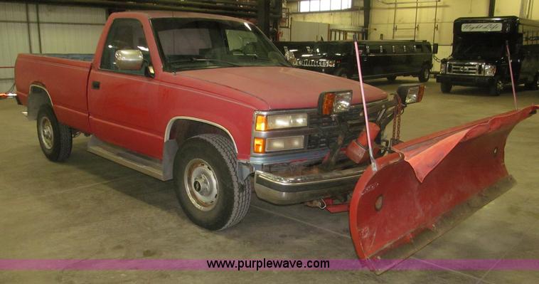 image for item F7119 1991 Chevrolet Silverado 2500 pickup truck