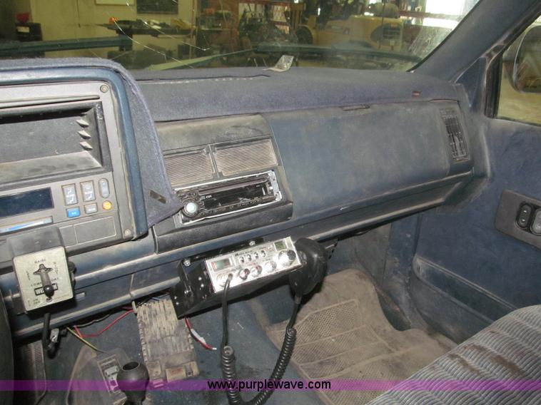 image for item F7119 1991 Chevrolet Silverado 2500 pickup truck