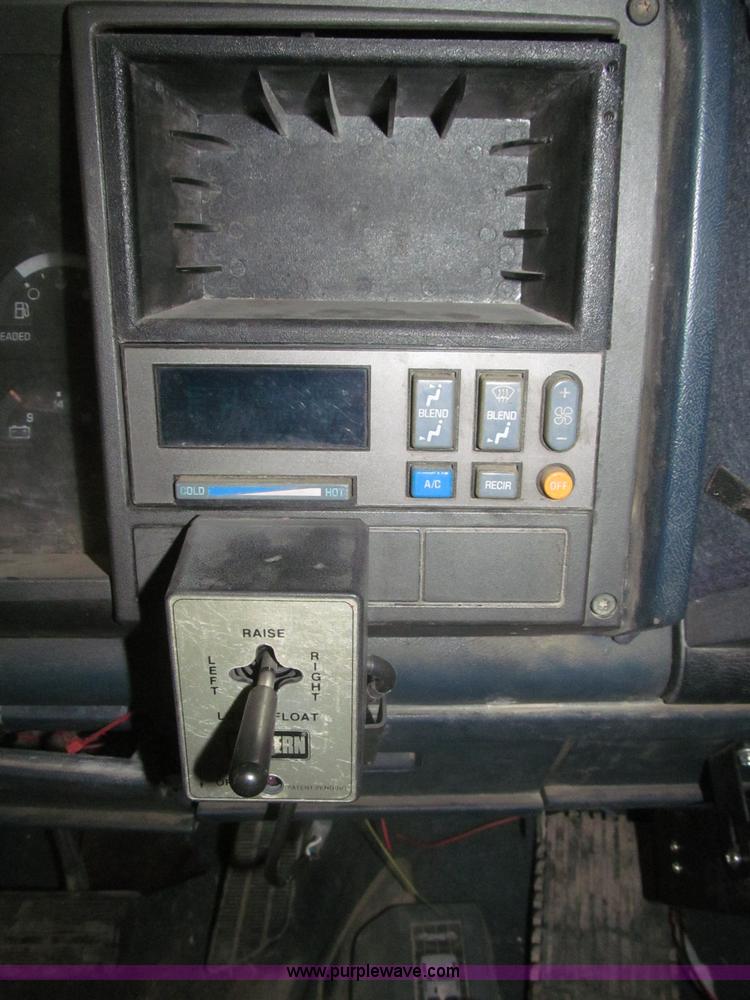 image for item F7119 1991 Chevrolet Silverado 2500 pickup truck