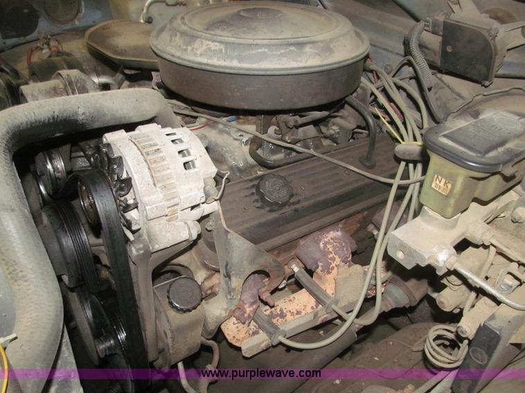 image for item F7119 1991 Chevrolet Silverado 2500 pickup truck