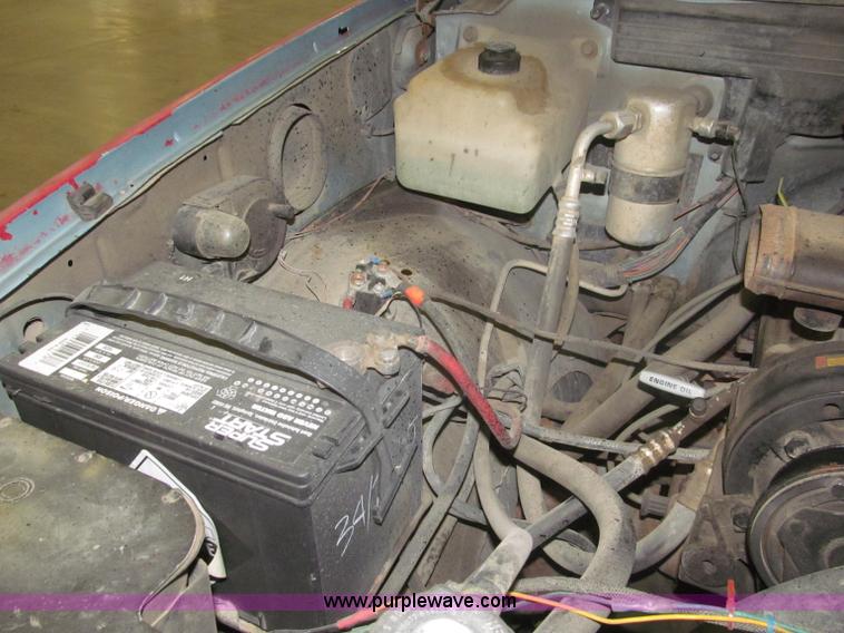 image for item F7119 1991 Chevrolet Silverado 2500 pickup truck