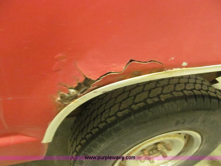 image for item F7119 1991 Chevrolet Silverado 2500 pickup truck