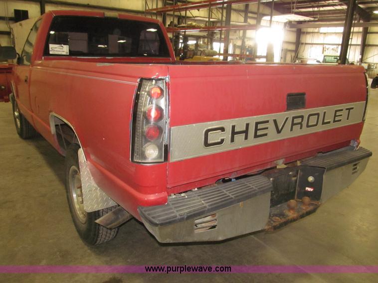 image for item F7119 1991 Chevrolet Silverado 2500 pickup truck