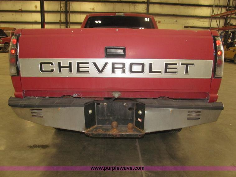 image for item F7119 1991 Chevrolet Silverado 2500 pickup truck