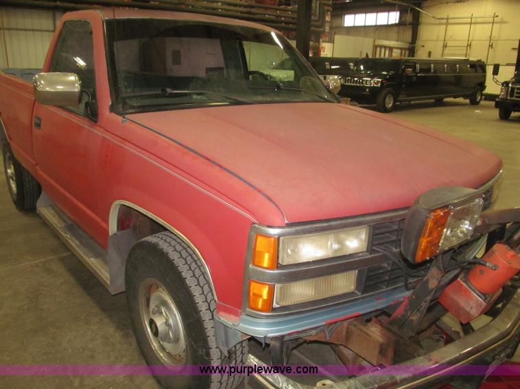 image for item F7119 1991 Chevrolet Silverado 2500 pickup truck