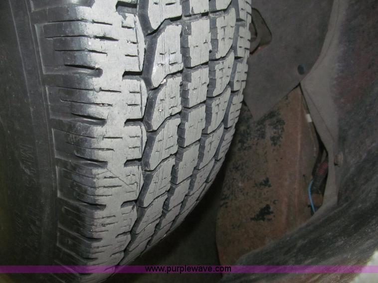 image for item F7119 1991 Chevrolet Silverado 2500 pickup truck