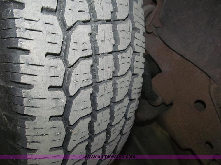 image for item F7119 1991 Chevrolet Silverado 2500 pickup truck