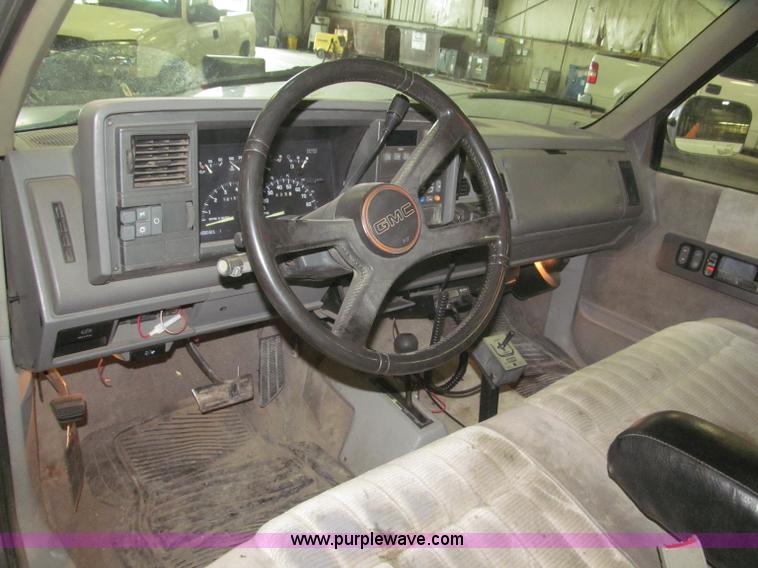 image for item F7120 1992 GMC Sierra 1500 SLE pickup truck