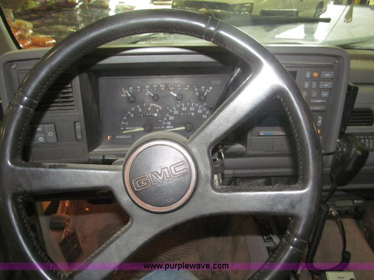 image for item F7120 1992 GMC Sierra 1500 SLE pickup truck