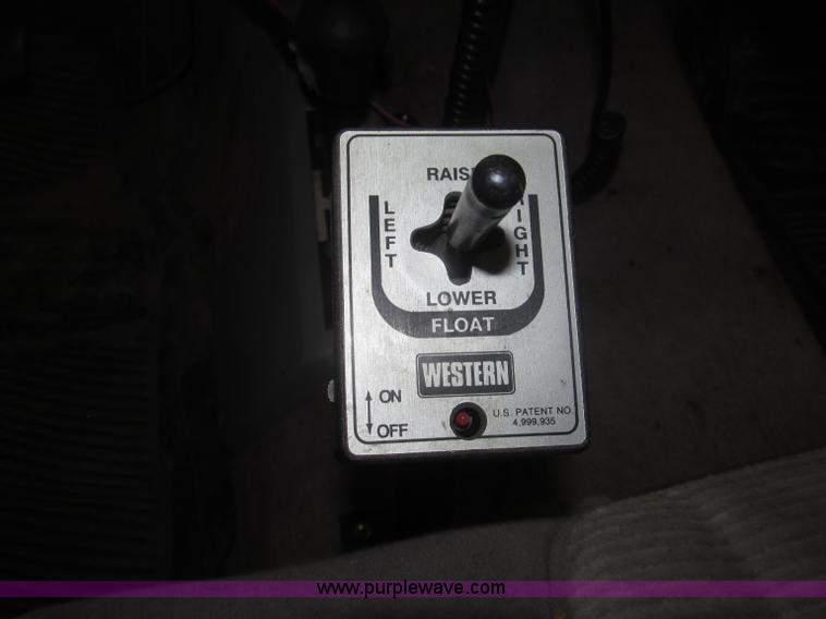 image for item F7120 1992 GMC Sierra 1500 SLE pickup truck