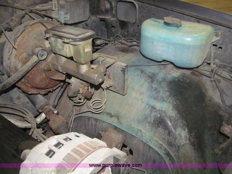 image for item F7120 1992 GMC Sierra 1500 SLE pickup truck