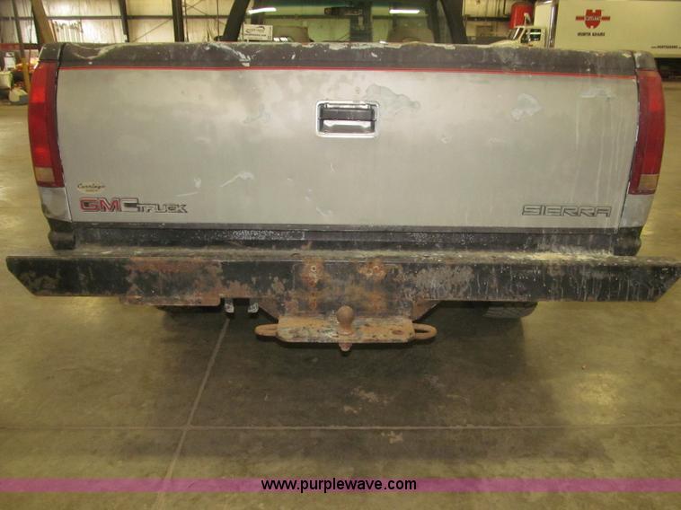 image for item F7120 1992 GMC Sierra 1500 SLE pickup truck