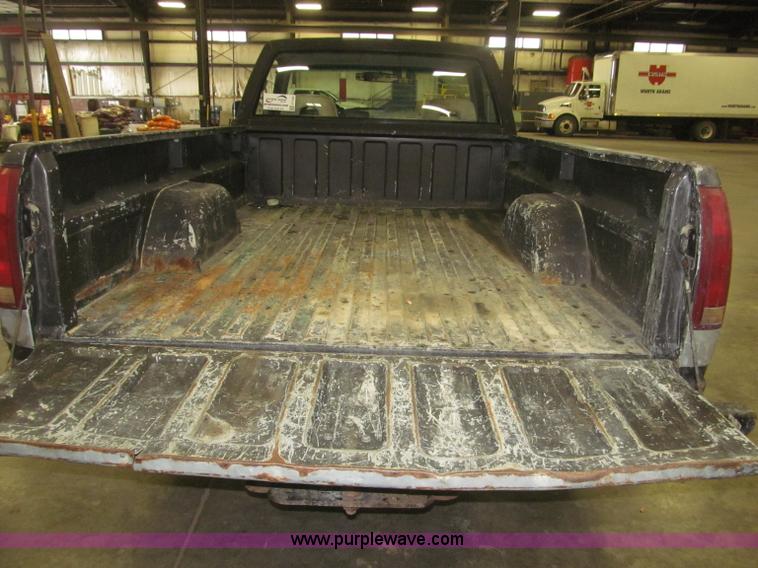 image for item F7120 1992 GMC Sierra 1500 SLE pickup truck
