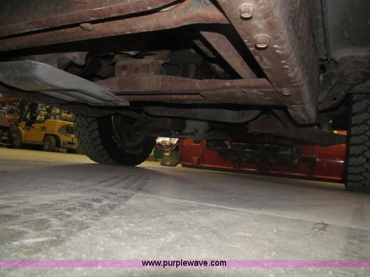 image for item F7120 1992 GMC Sierra 1500 SLE pickup truck