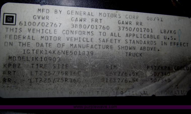 image for item F7120 1992 GMC Sierra 1500 SLE pickup truck