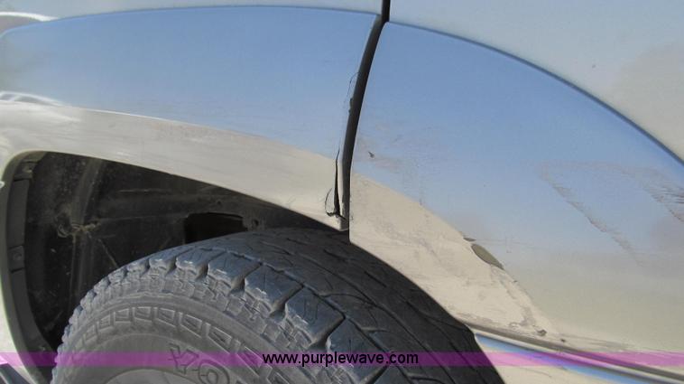 image for item G2093 2000 Cadillac Escalade SUV