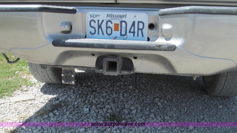 image for item G2093 2000 Cadillac Escalade SUV