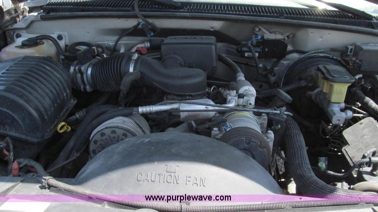 image for item G2093 2000 Cadillac Escalade SUV