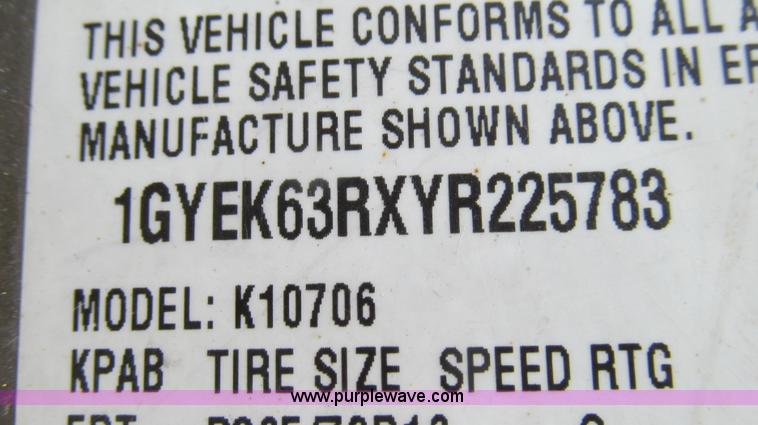 image for item G2093 2000 Cadillac Escalade SUV