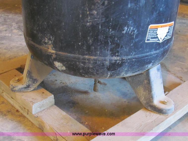 image for item G2094 Coleman Powermate BlackMax air compressor