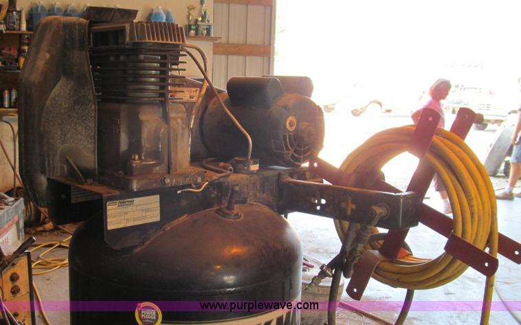 image for item G2094 Coleman Powermate BlackMax air compressor