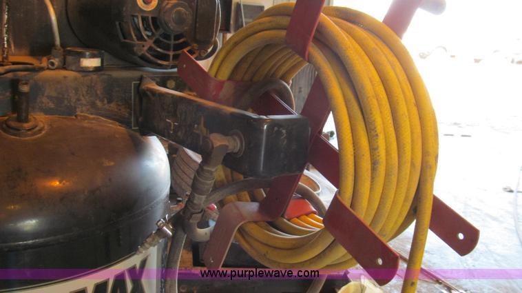 image for item G2094 Coleman Powermate BlackMax air compressor