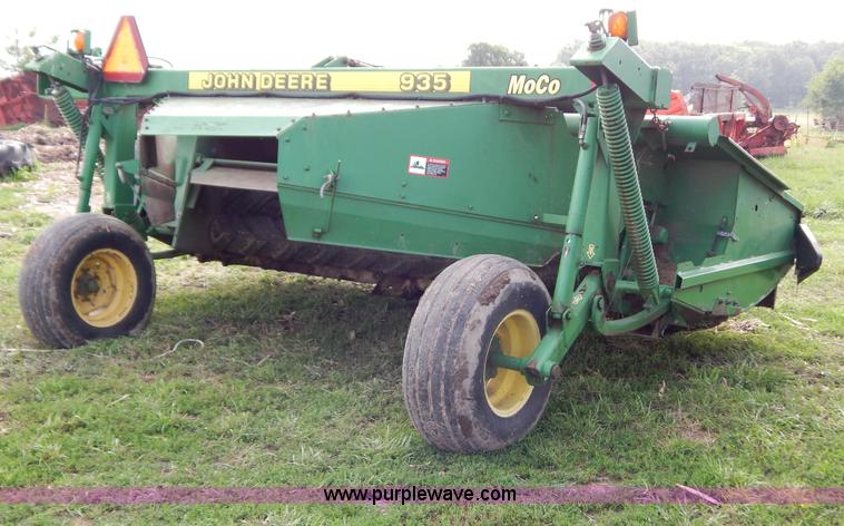 image for item G3341 1998 John Deere 935 disc mower conditioner