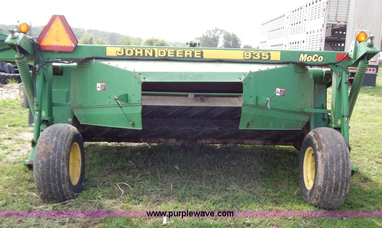 image for item G3341 1998 John Deere 935 disc mower conditioner