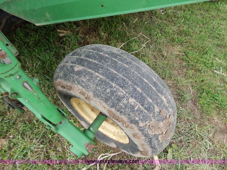 image for item G3341 1998 John Deere 935 disc mower conditioner