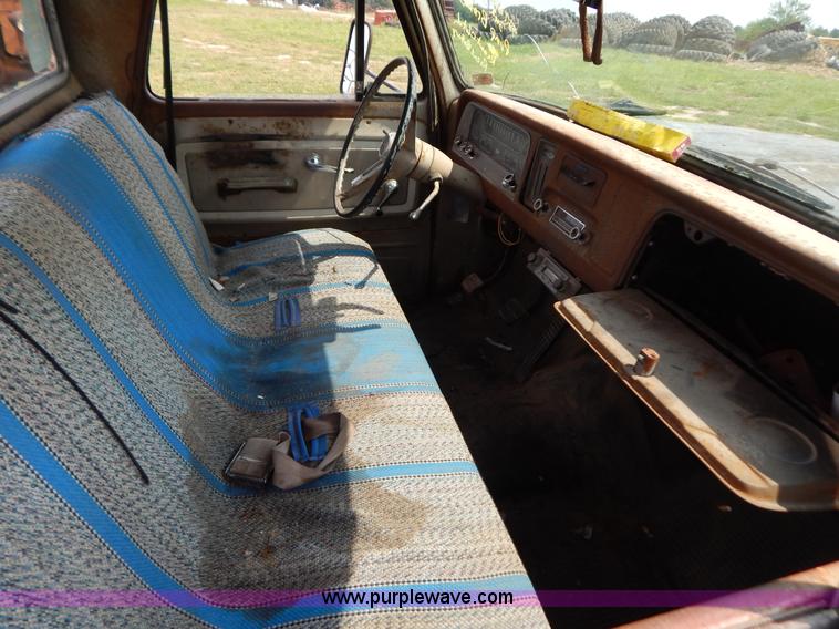 image for item G3439 1966 Chevrolet C1500 pickup truck