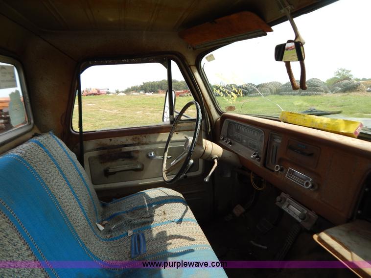 image for item G3439 1966 Chevrolet C1500 pickup truck