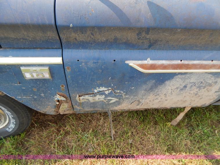 image for item G3439 1966 Chevrolet C1500 pickup truck